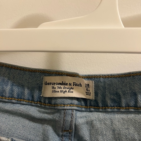Abercrombie 90s straight ultra high rise distressed - Picture 2 of 2